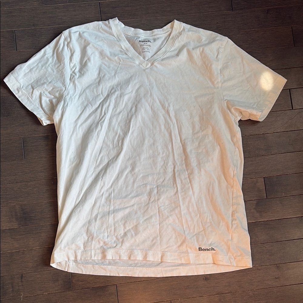 Two (2) Bench Classic White V-Neck Tee Men’s M